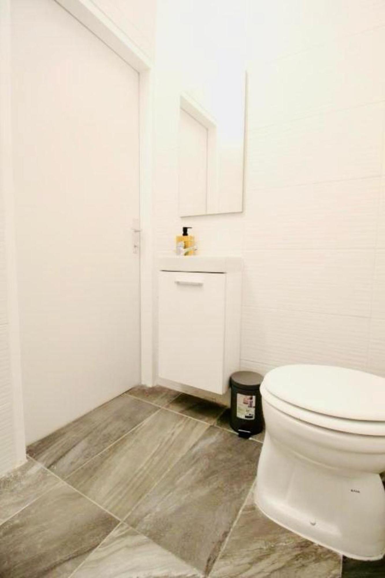 Spacious Cozy 1Br Apt Near To Danube River Viena Exterior foto
